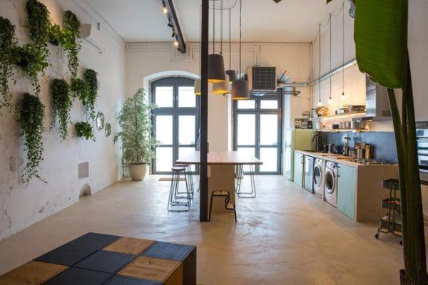 Industrial Loft In Front Of Santa Apolonia Appartement *