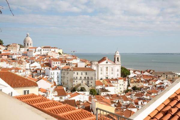Industrial Loft In Front Of Santa Apolonia Lisboa